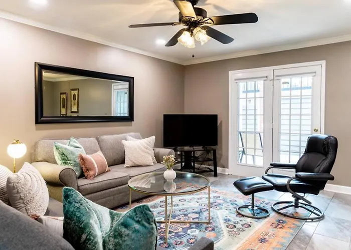 Downtown Nashville Condo, Walk To Broadway With Free Parking