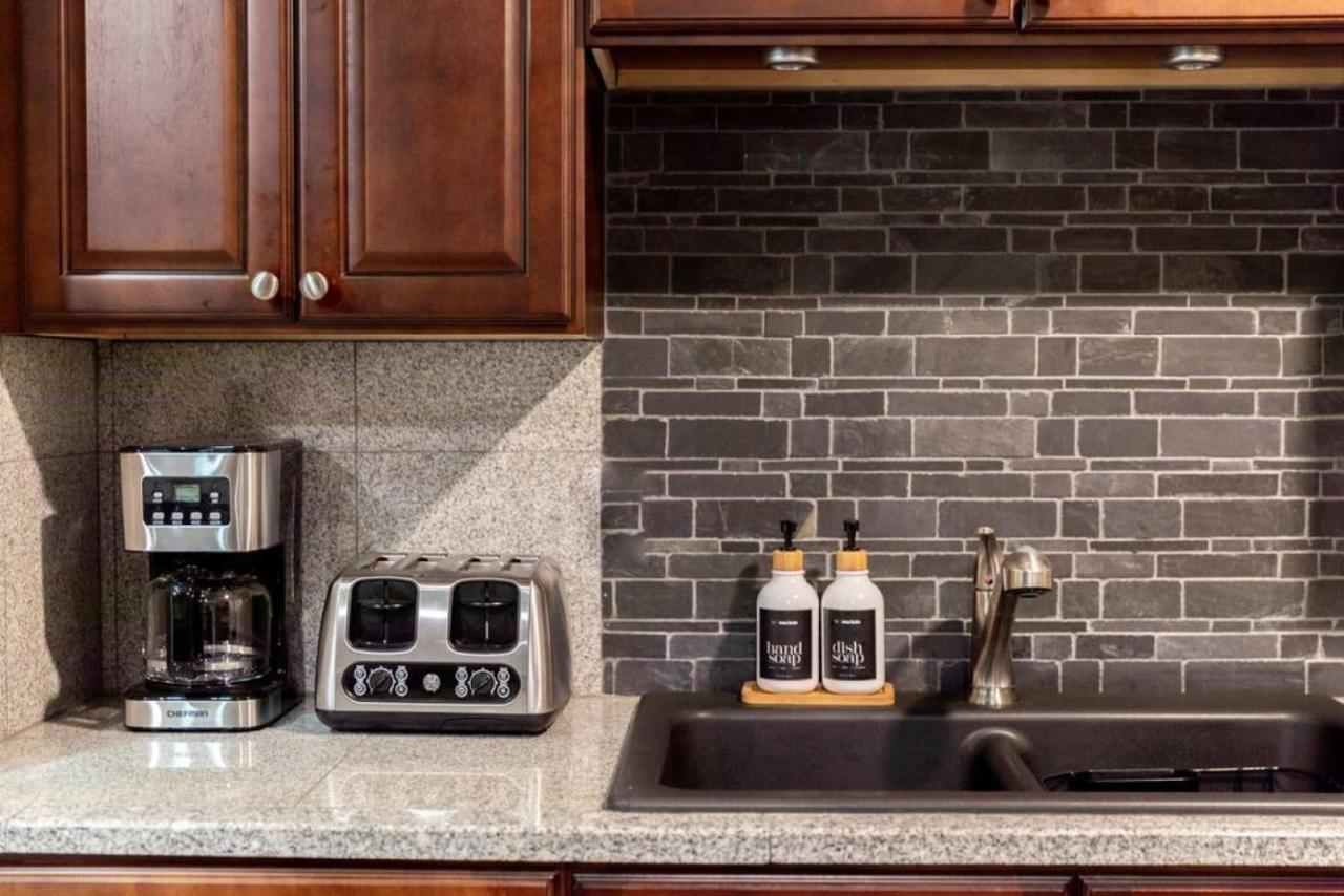 Downtown Condo, Walk To Broadway With Free Parking Nashville
